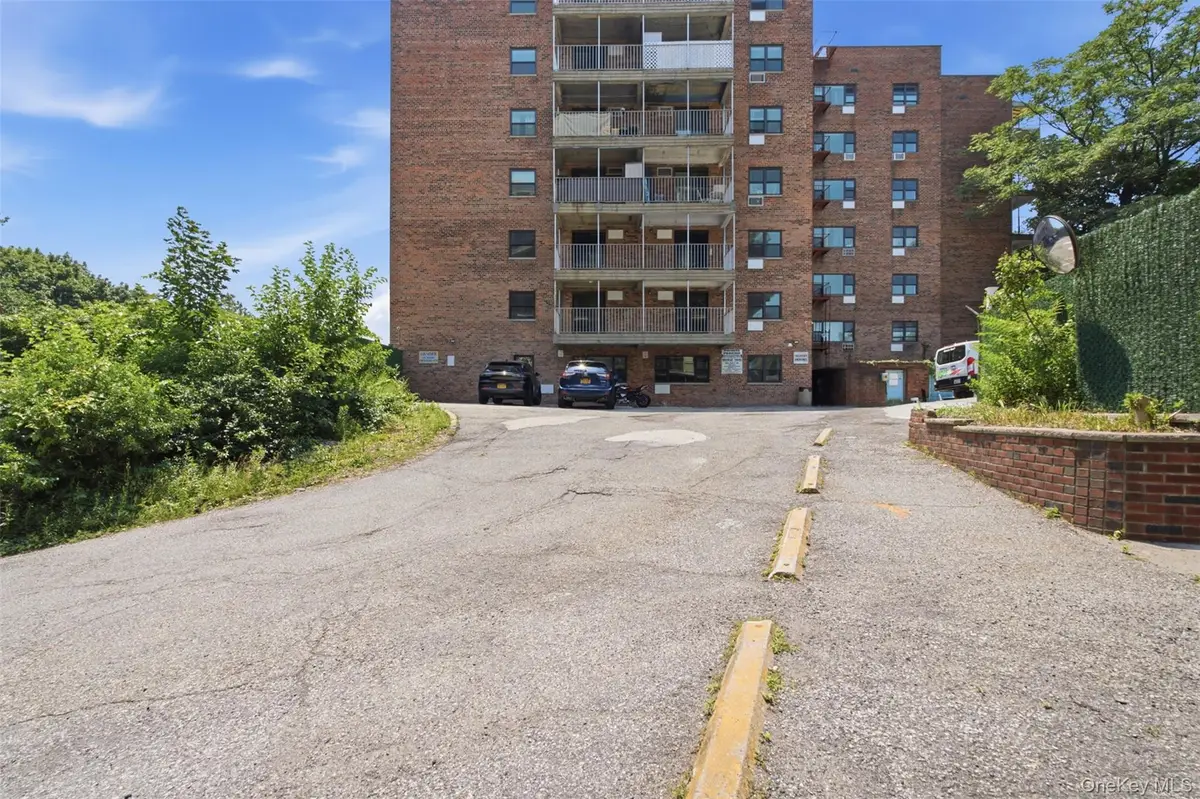 671 Bronx River Road #2N, Yonkers, NY 10704 - #1