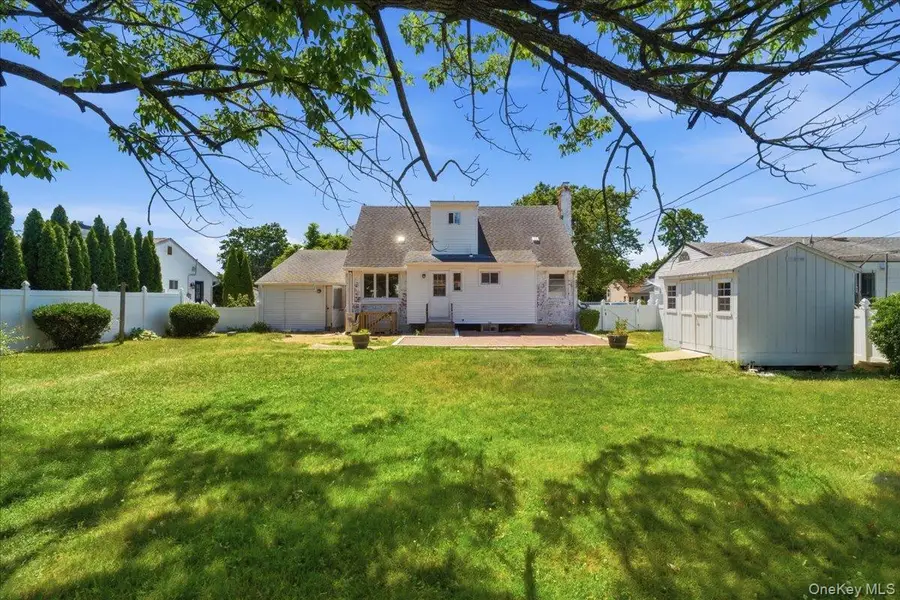 25 Lois Lane, Farmingdale, NY 11735 - #3