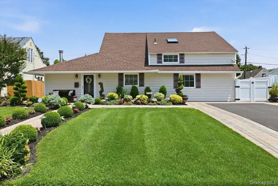 45 Cottonwood Lane, Westbury, NY 11590 - #2