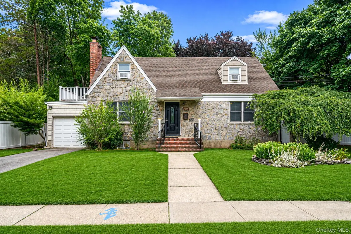 453 Dartmouth Street, Westbury, NY 11590 - #1