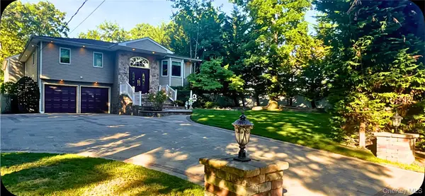 39 Kennedy Drive, Plainview, NY 11803