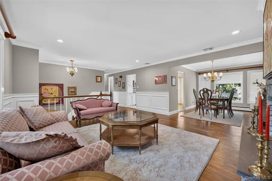 7 Chatham Road, Commack, NY 11725 - #3