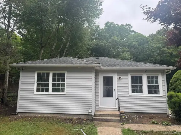 7 Candido Avenue S, Shirley, NY 11967
