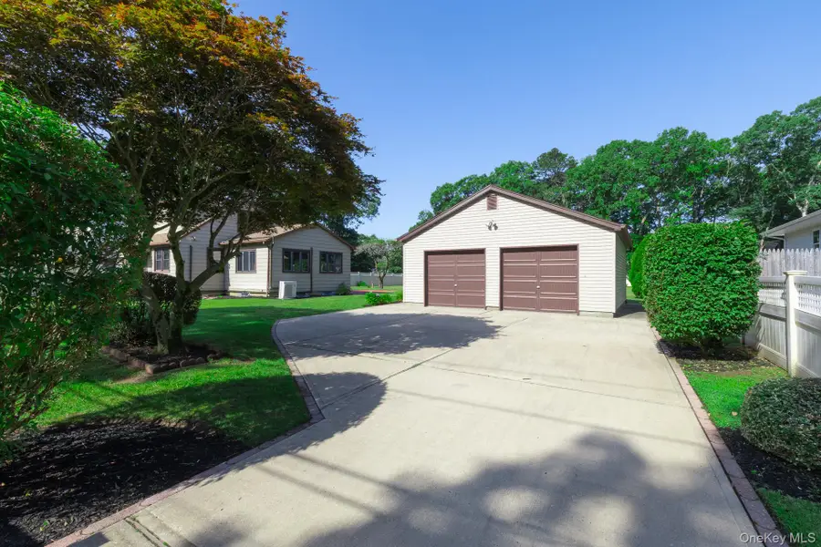 16 Ormond Place, Shirley, NY 11967 - #3