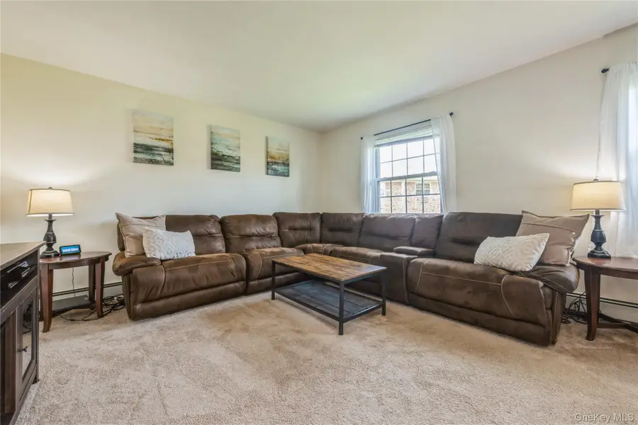 460 Old Town Road #8J, Port Jefferson Station, NY 11776 - #3