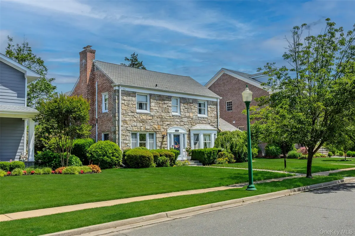 75 Bulson Road, Rockville Centre, NY 11570 - #1
