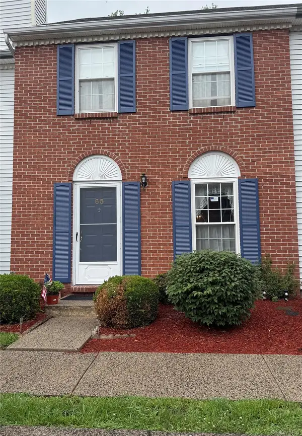 65 Yorkshire Terrace, Washingtonville, NY 10992