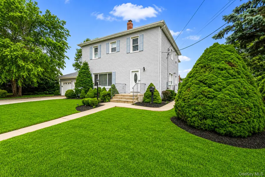 527 Milligan Lane, West Islip, NY 11795 - #2