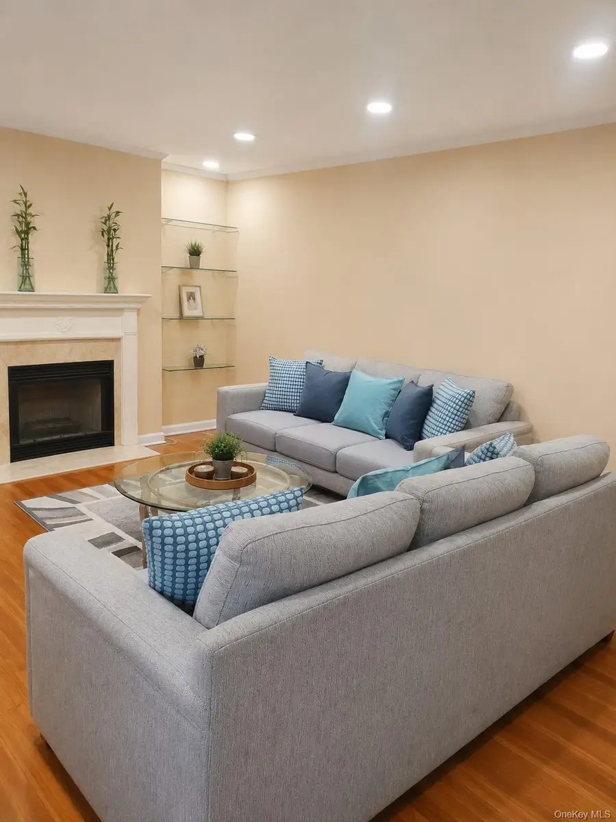 61 Gateway, Rockville Centre, NY 11570 - #2