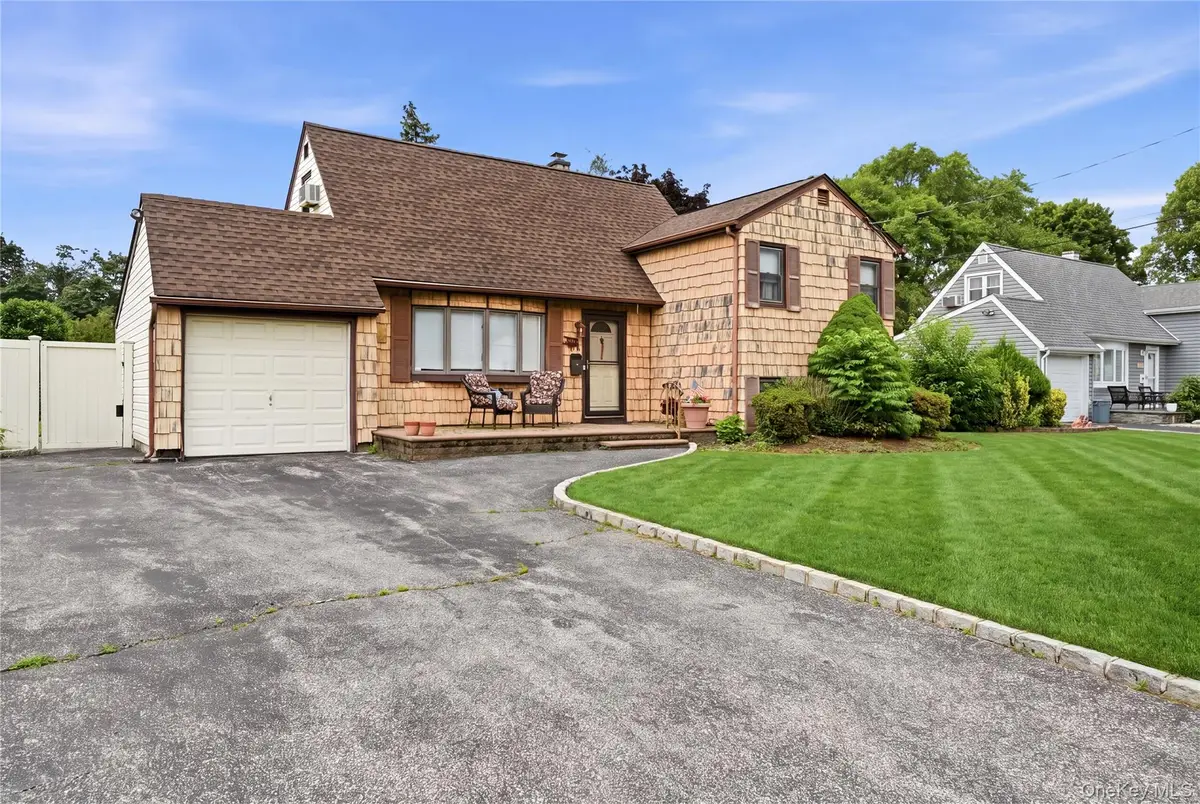 1440 Lincoln Boulevard, Bay Shore, NY 11706 - #1