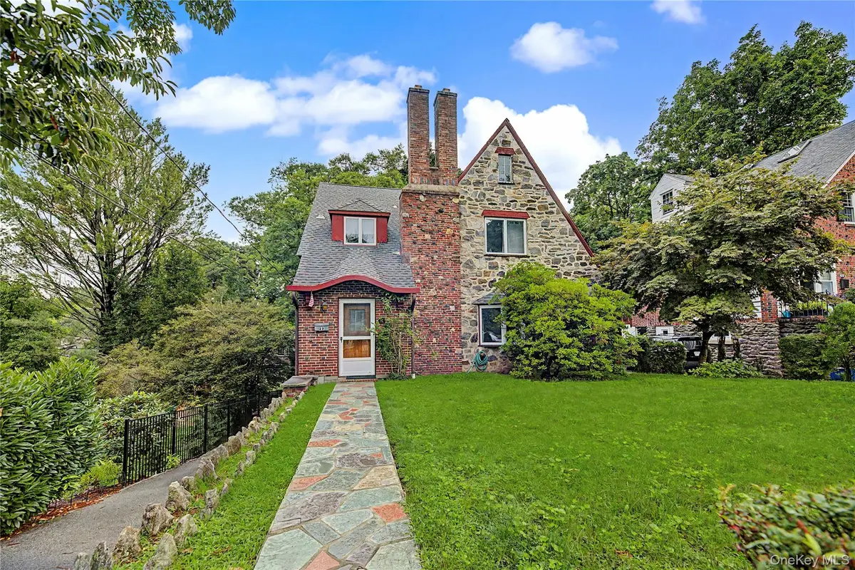 37 Lansdowne Drive, Larchmont, NY 10538 - #1