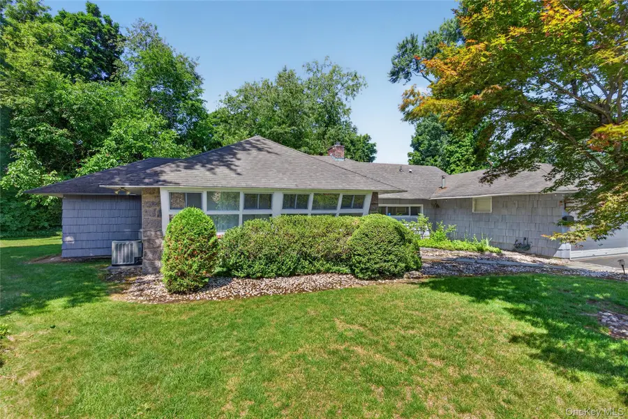 26 Oaks Hunt Road, Great Neck, NY 11020 - #2