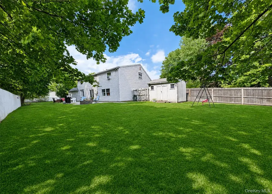 30 Hackberry Lane, Holbrook, NY 11741 - #3
