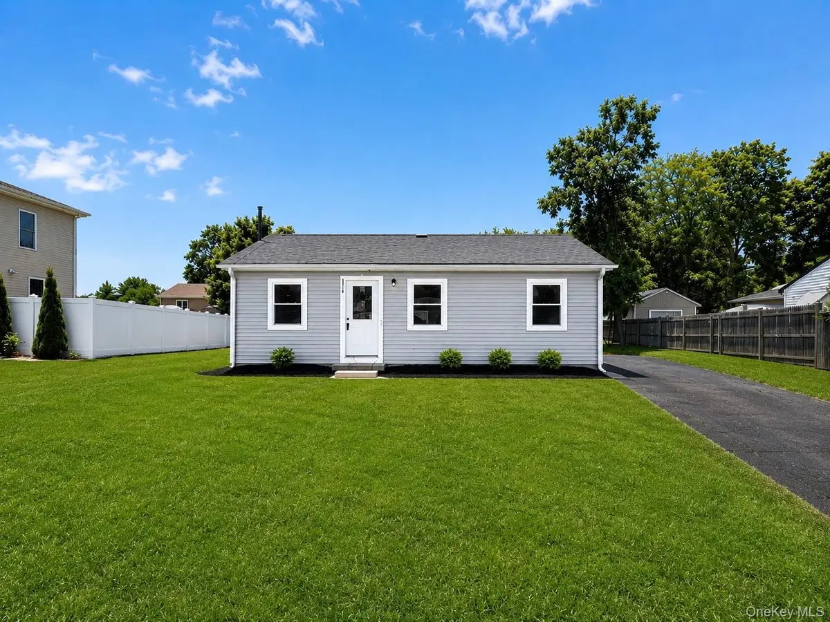 818 Meade Avenue, Bellport, NY 11713 - #1