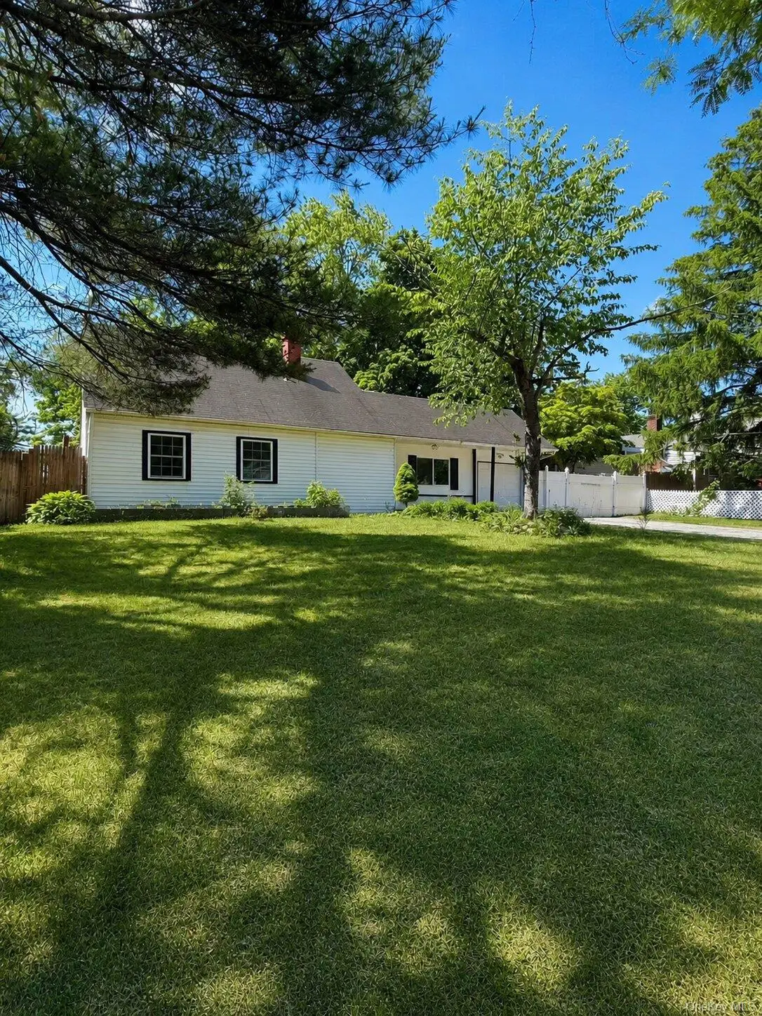 382 Jamaica Avenue, Medford, NY 11763 - #1