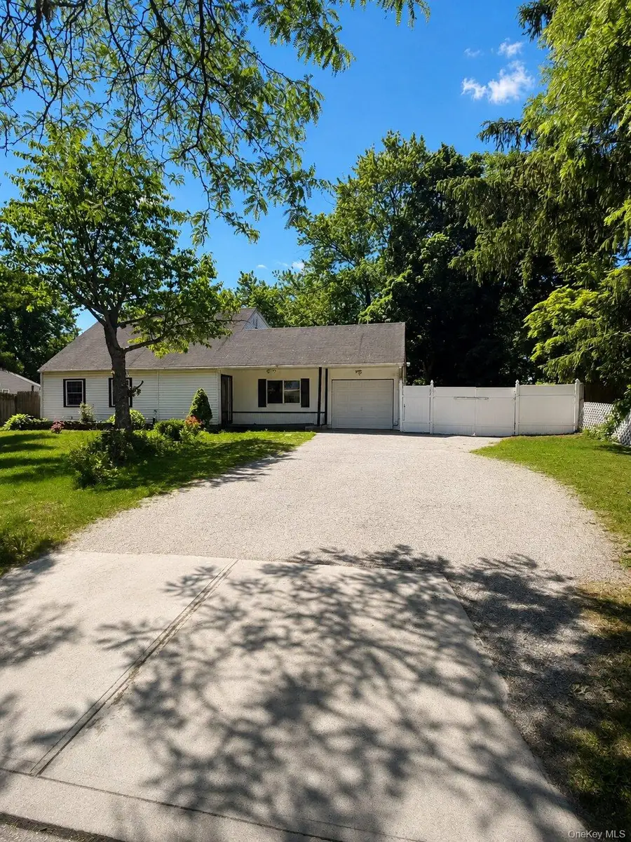382 Jamaica Avenue, Medford, NY 11763 - #2