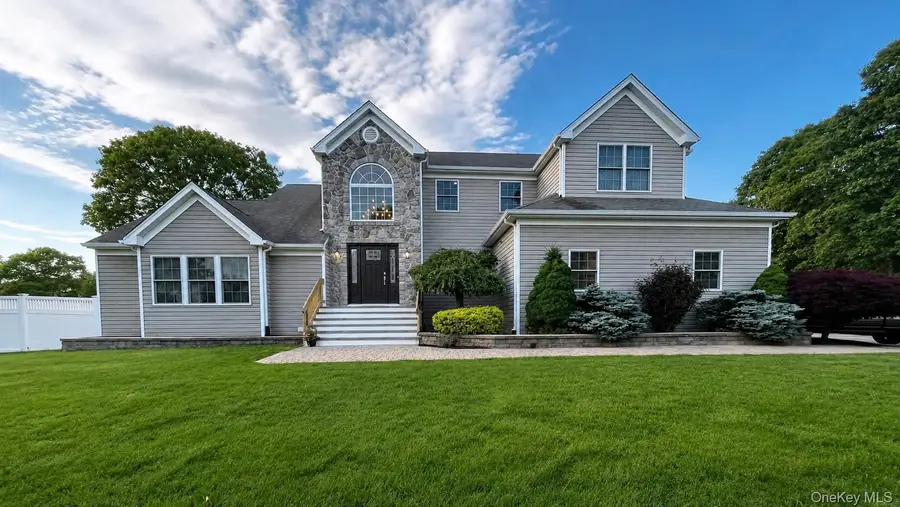 3 Dixon Street, Yaphank, NY 11980 - #3