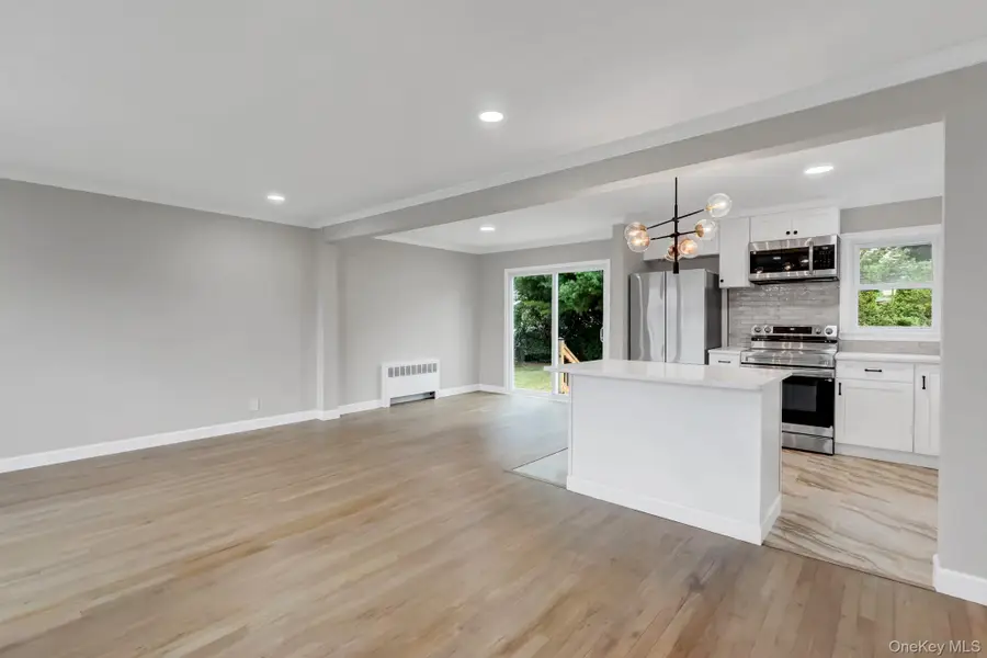 792 Highview Avenue, Westbury, NY 11590 - #3