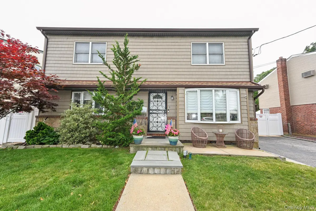 1005 Ferngate Drive, Franklin Square, NY 11010 - #1