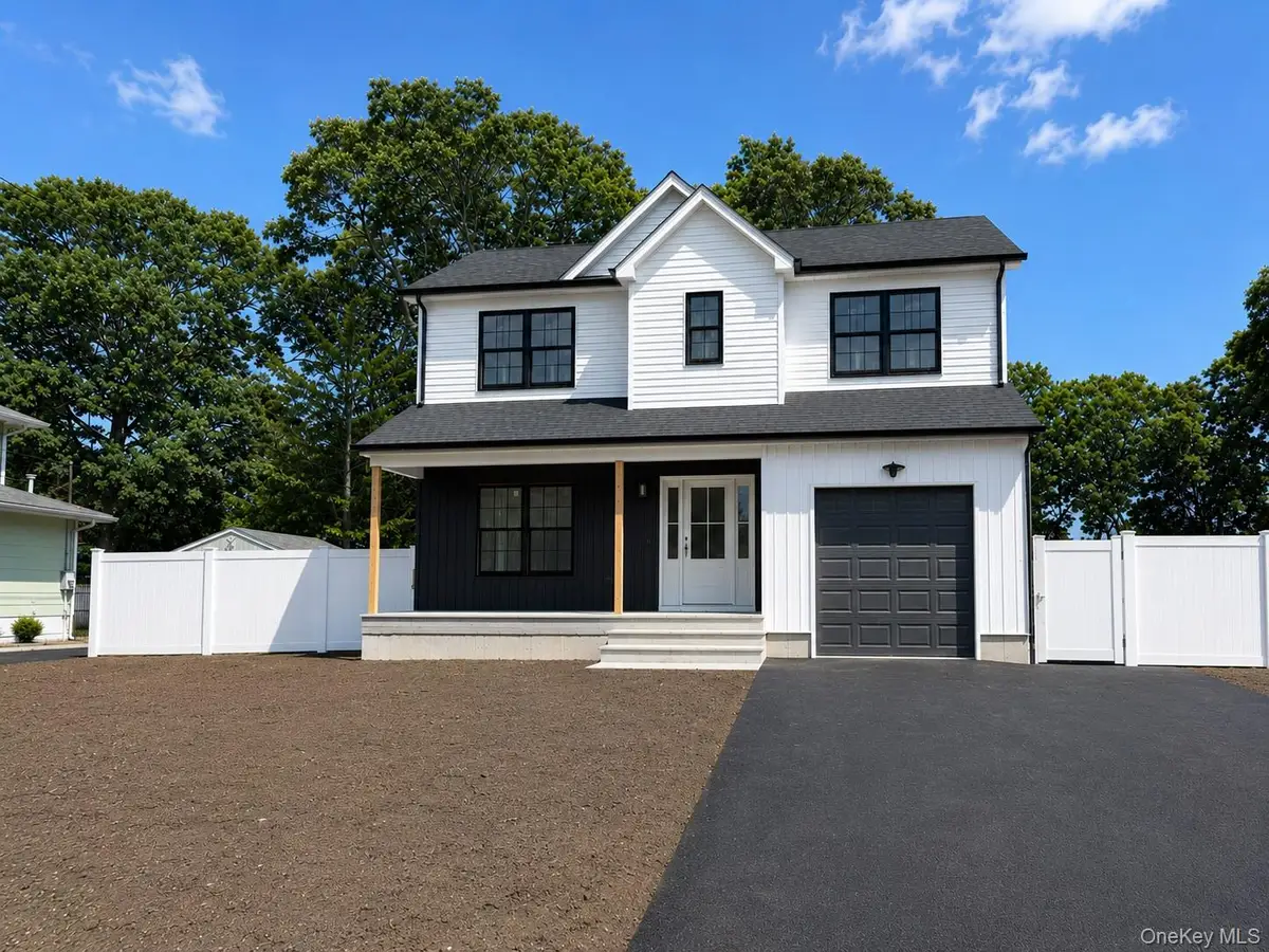 39 Surrey Drive, Center Moriches, NY 11934 - #1