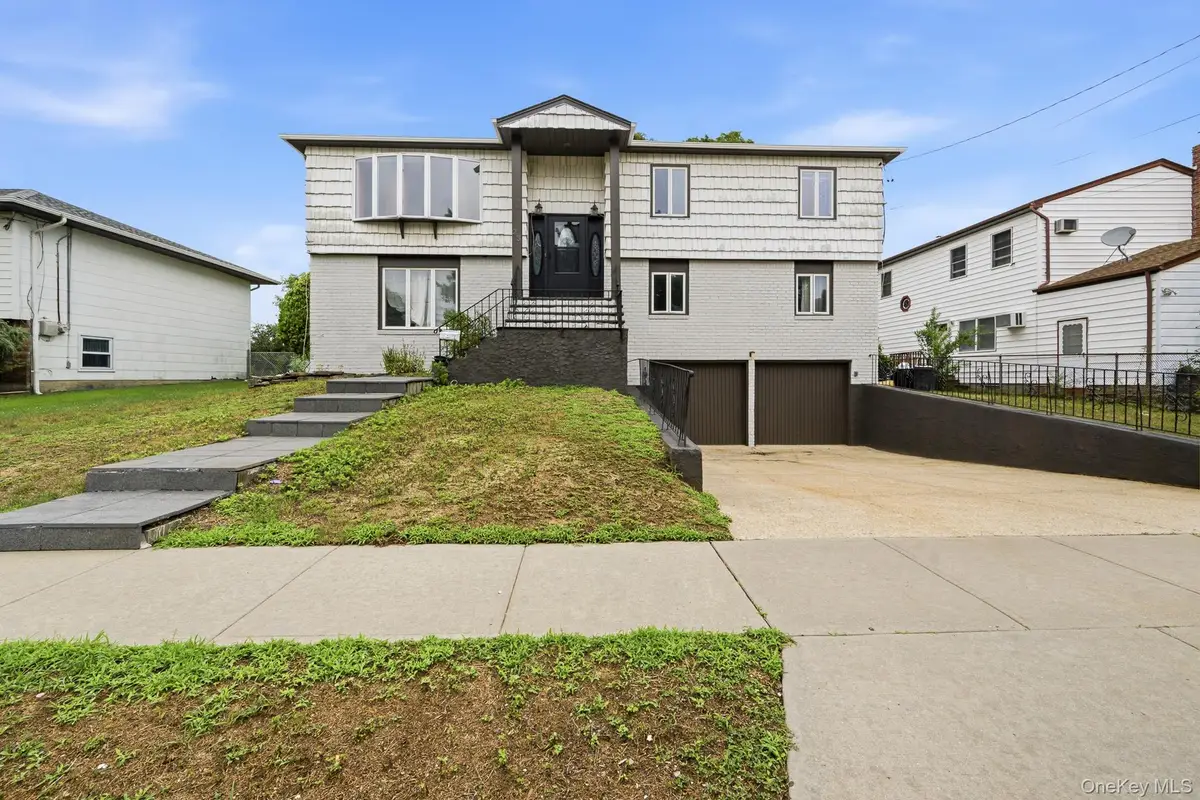 23 3rd Avenue, Farmingdale, NY 11735 - #1