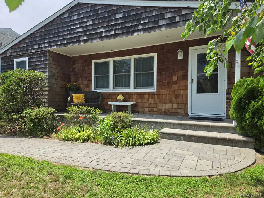 34 Barrett Avenue, Bayport, NY 11705 - #2