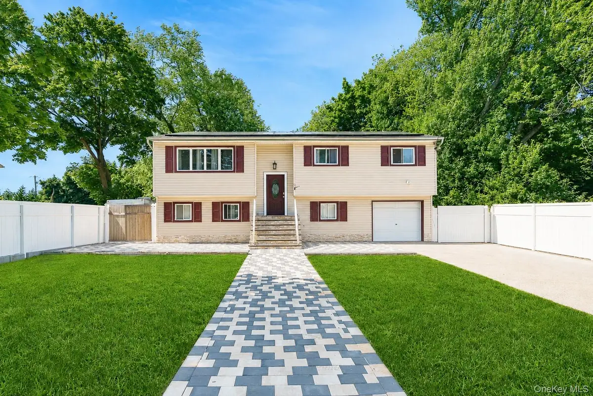9 Hamlin Avenue, West Babylon, NY 11704 - #1