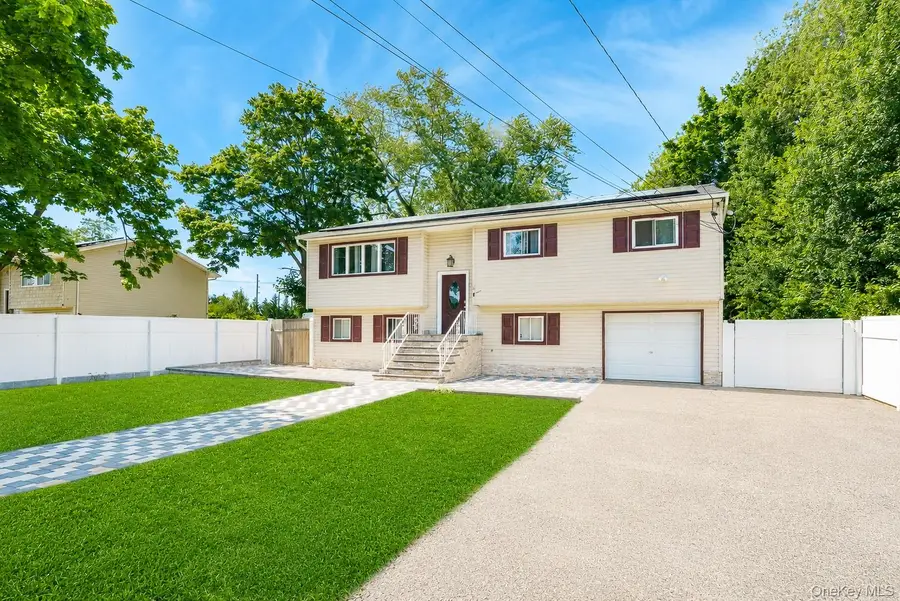 9 Hamlin Avenue, West Babylon, NY 11704 - #3