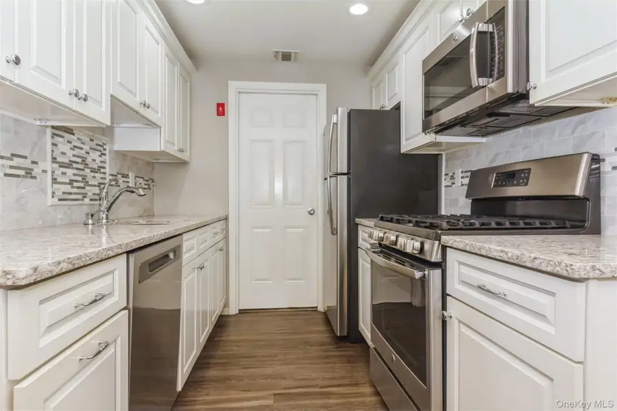 383 Birchwood Road, Medford, NY 11763 - #3