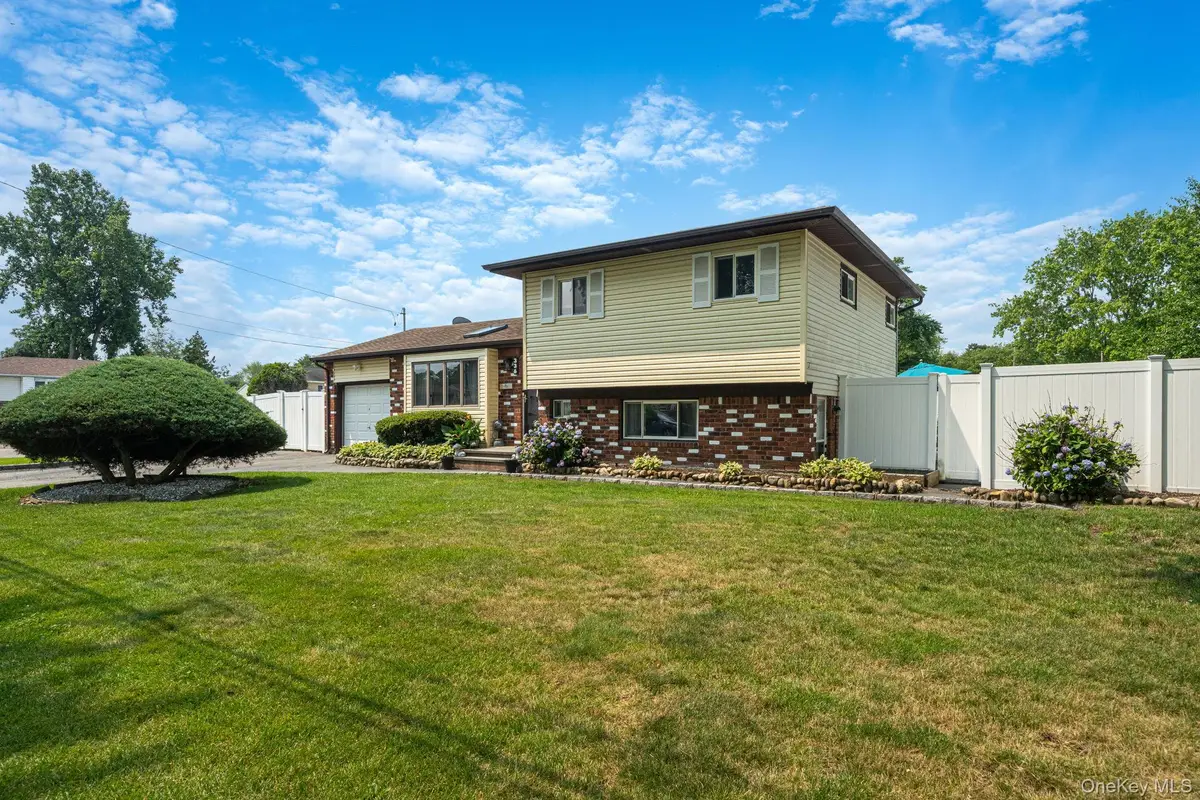 336 W 23rd Street, Deer Park, NY 11729 - #1