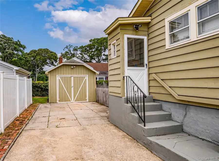 21 Bay 3rd Street, Islip, NY 11751 - #3
