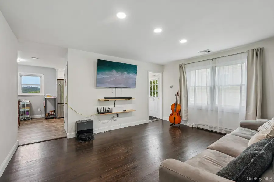 849 Warren Avenue, Thornwood, NY 10594 - #3