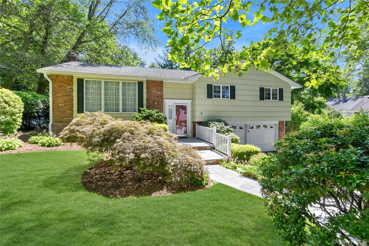 6 Primrose Lane, Huntington, NY 11743 - #1