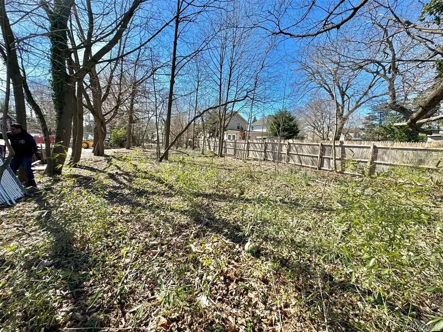 627 Wadleigh Avenue, West Hempstead, NY 11552 - #2