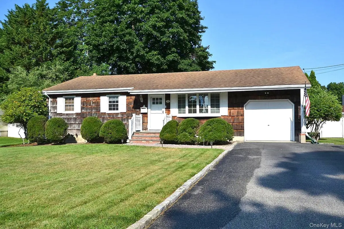 190 Pine Neck Avenue, East Patchogue, NY 11772 - #1