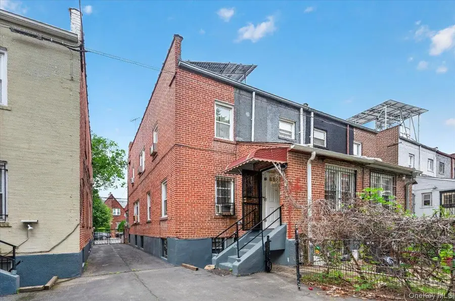 3236 Fish Avenue, Bronx, NY 10469 - #3