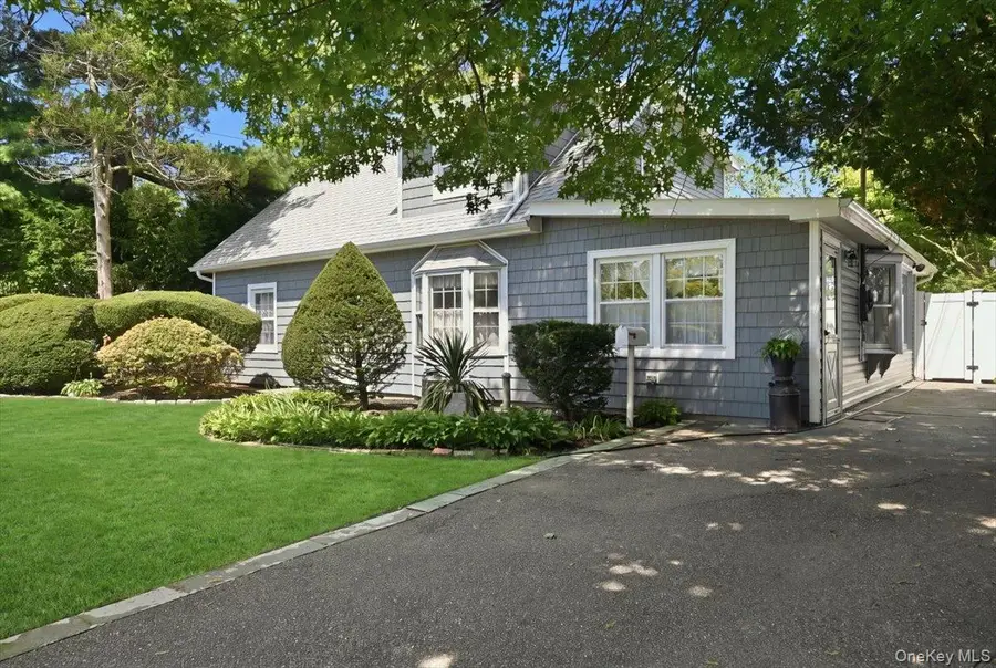 635 Whittier Street, Westbury, NY 11590 - #3