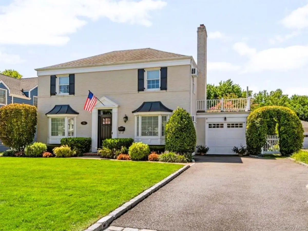 96 Huntington Road, Garden City, NY 11530 - #1