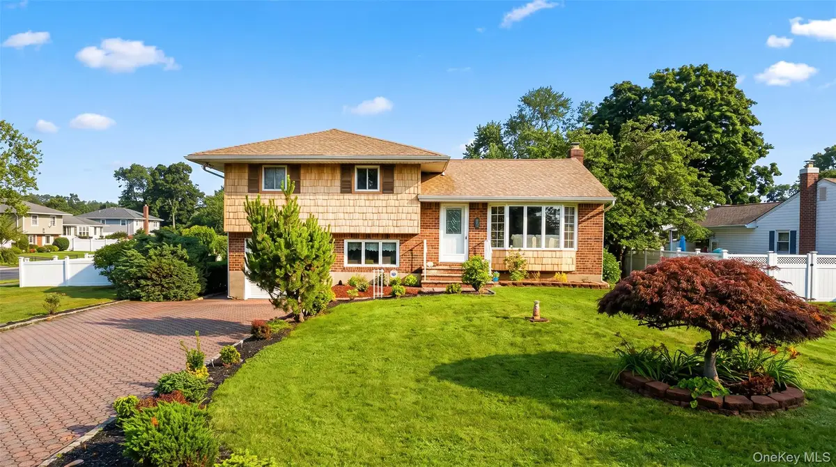 25 Whitebirch Lane, Commack, NY 11725 - #1