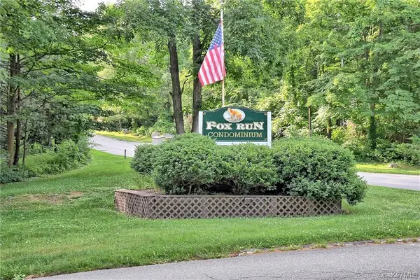215 Fox Run Lane, Carmel, NY 10512