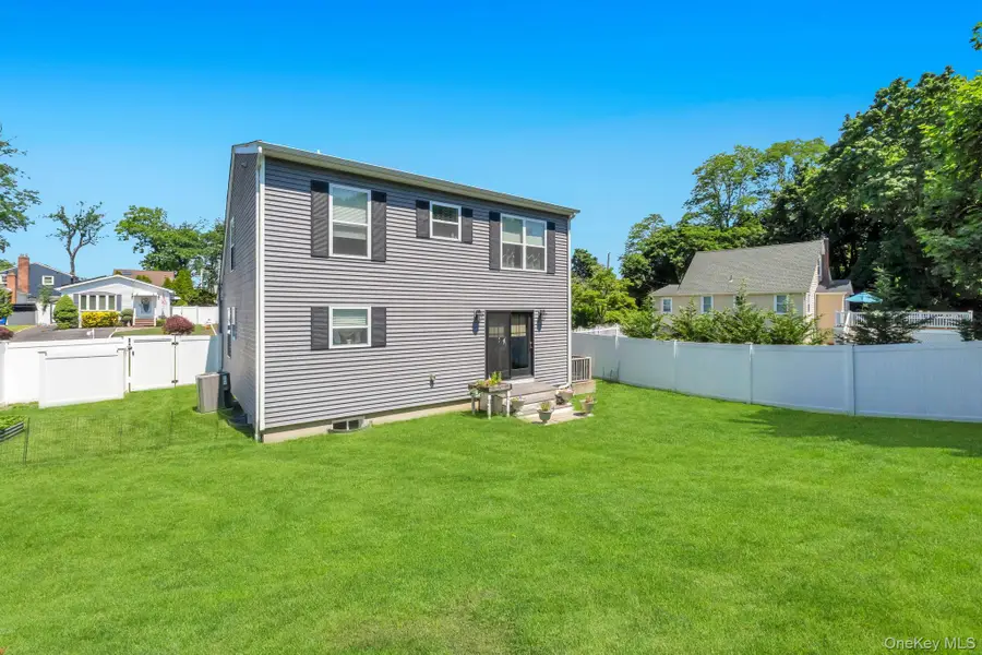 17 Walnut Road, Kings Park, NY 11754 - #3