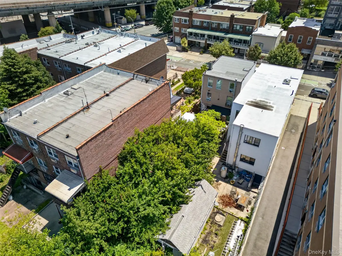 25-14 Crescent Street, Astoria, NY 11102 - #1