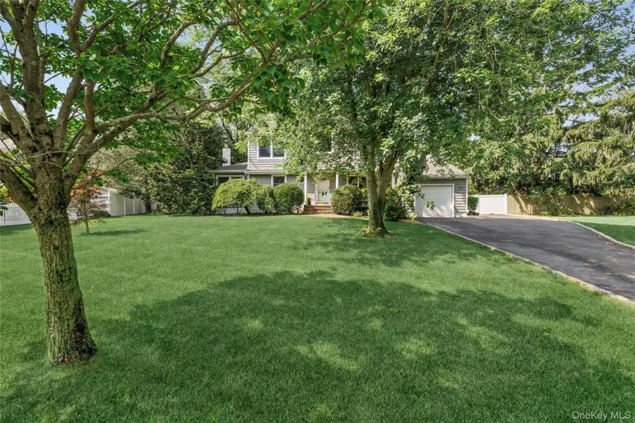 19 Duquesne Drive, Greenlawn, NY 11740 - #2