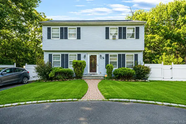 49 Barbara Lane, Medford, NY 11763