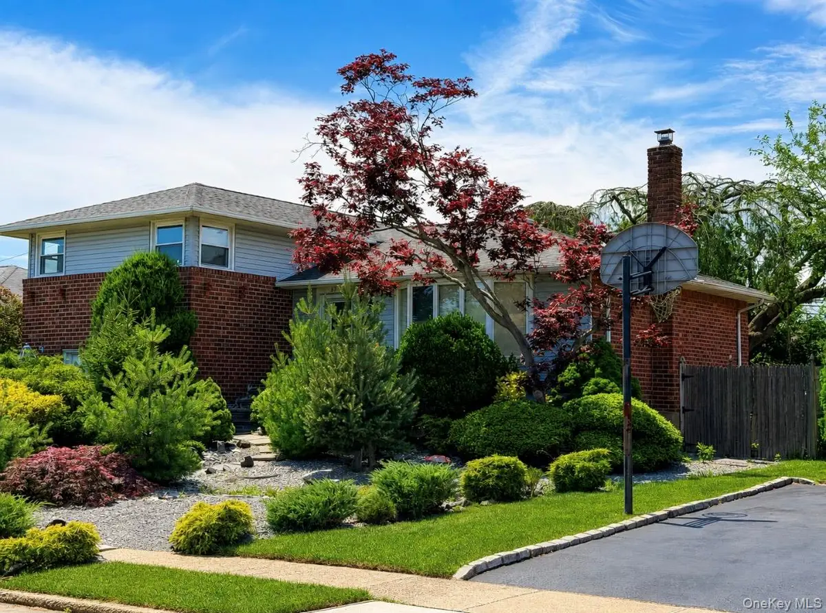83 Bud Lane, Levittown, NY 11756 - #1