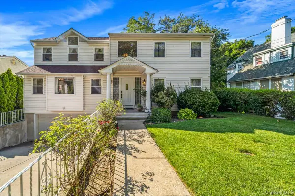 70 Manor Drive #A, Great Neck, NY 11020