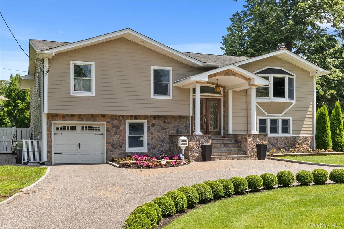 236 Windsor Avenue, Brightwaters, NY 11718 - #1