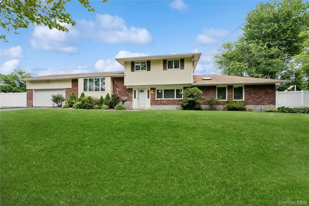 10 Wisteria Way, Commack, NY 11725 - #1