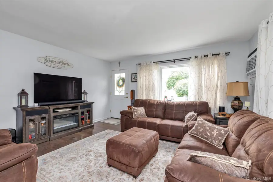 60 Oceanview Avenue, Valley Stream, NY 11581 - #3