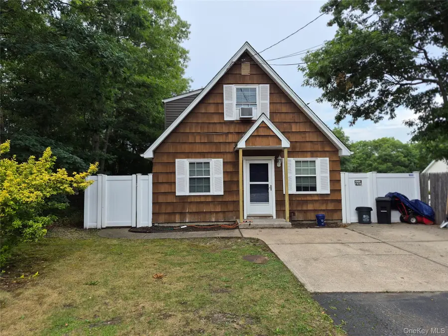 1128 N Ocean Avenue, Medford, NY 11763 - #3
